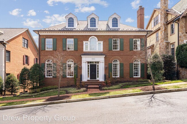 Building Photo - 6 br, 5.5 bath House - 1958 Foxview Circle NW