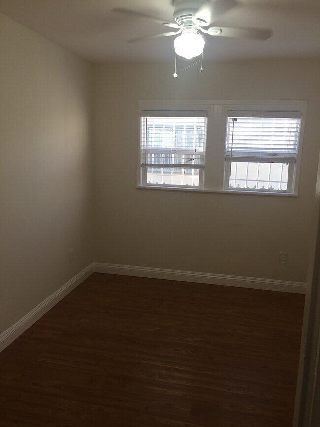Foto del edificio - 1330 S Van Ness Ave