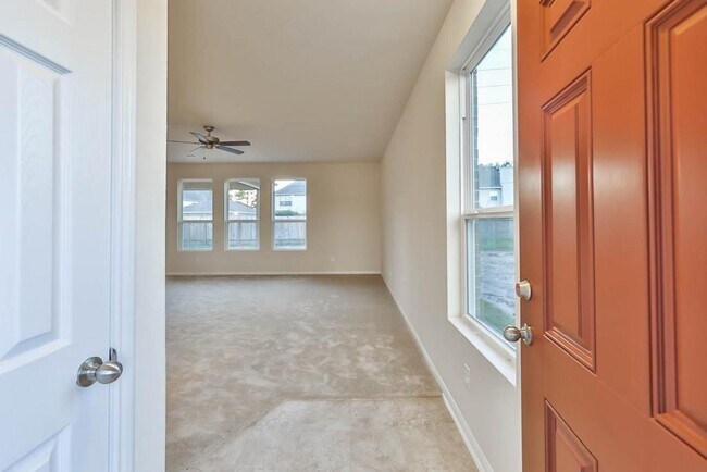 Foto del edificio - 18510 Each Elm Way
