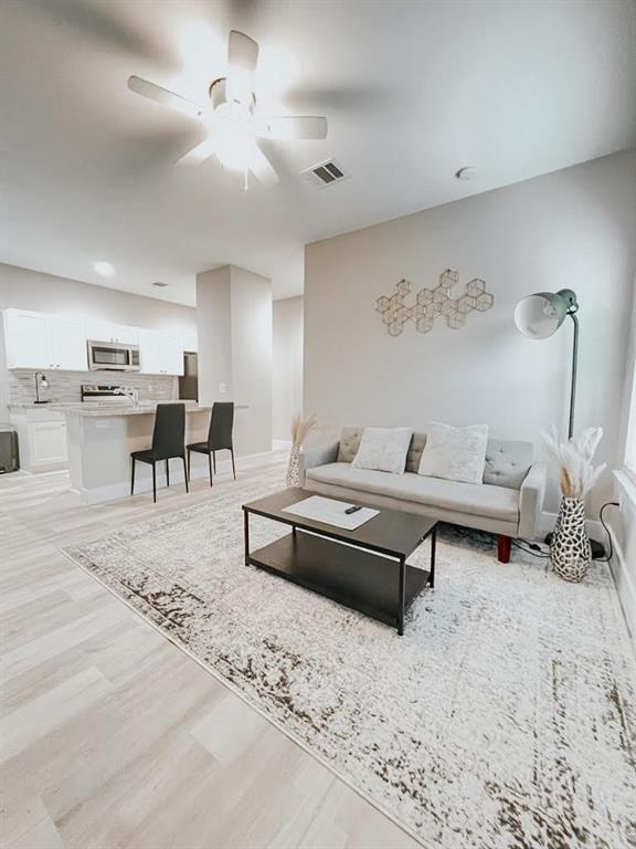 Foto principal - 1026 Clinton Park St