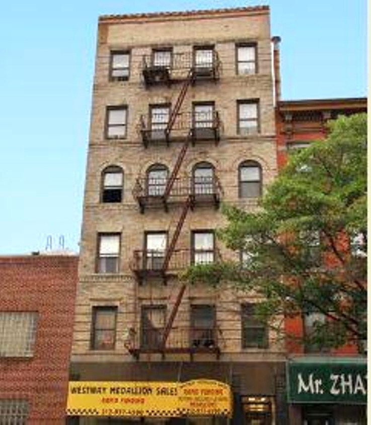 Foto principal - 657 10th Ave