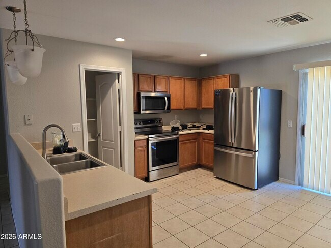 Building Photo - 15702 W Watson Ln