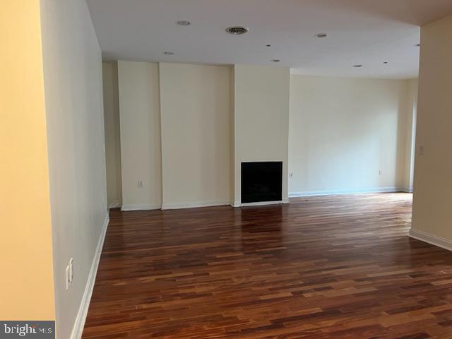 Building Photo - 105 S 18th St