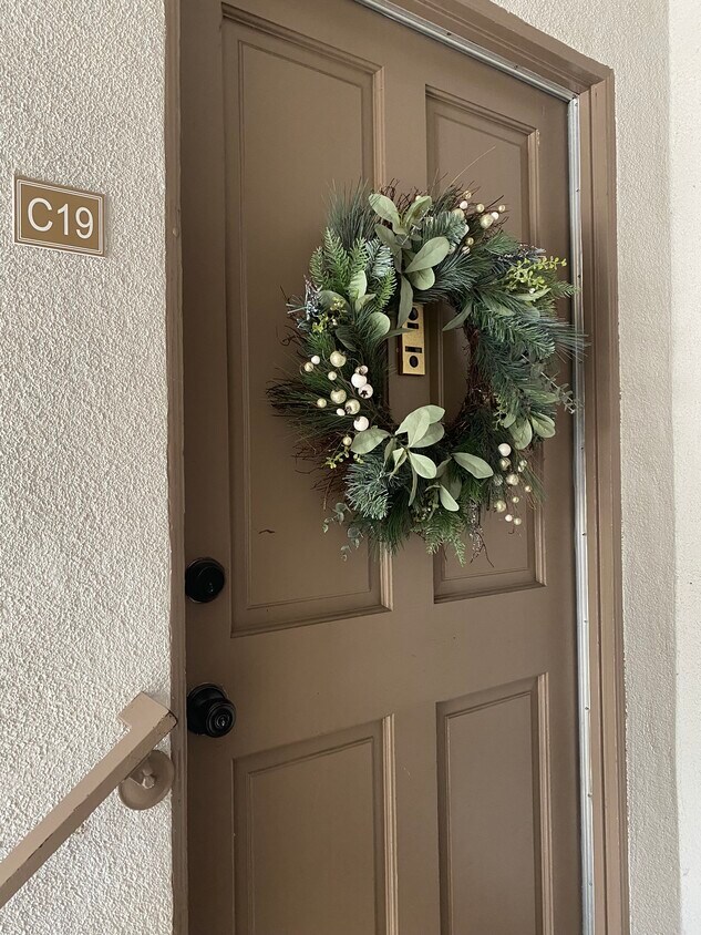 Welcome Home - 18555 Collins St