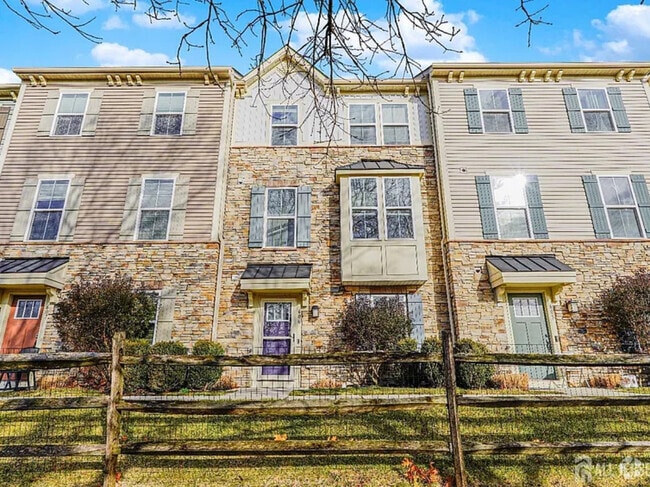 Building Photo - 606 Bayside Ct