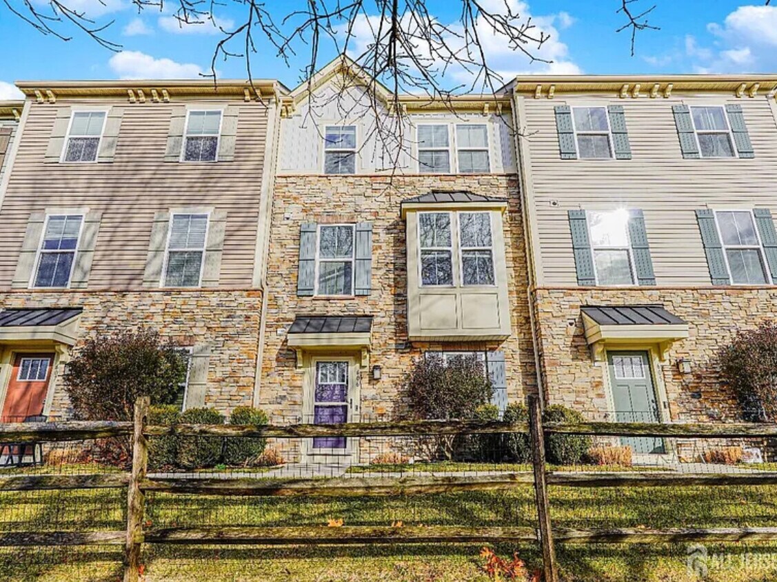 Foto principal - 606 Bayside Ct