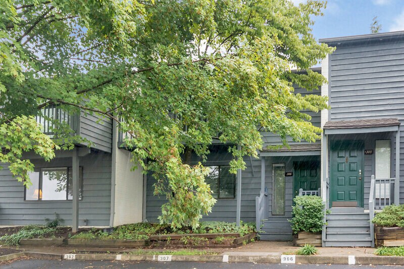Foto principal - 306 Harvest Dr