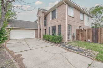 Building Photo - 8806 Edenbridge St