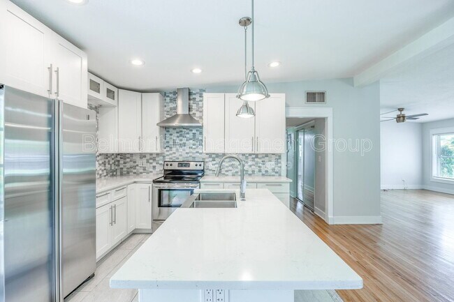 Foto del edificio - 316 Lake Fair Ln