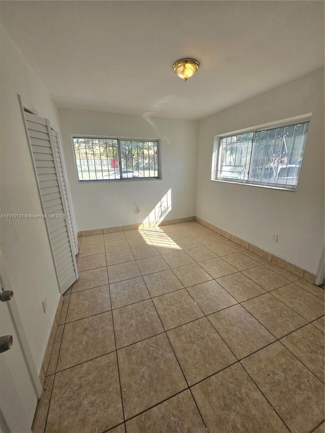 Building Photo - 3110 NW 19th Ave