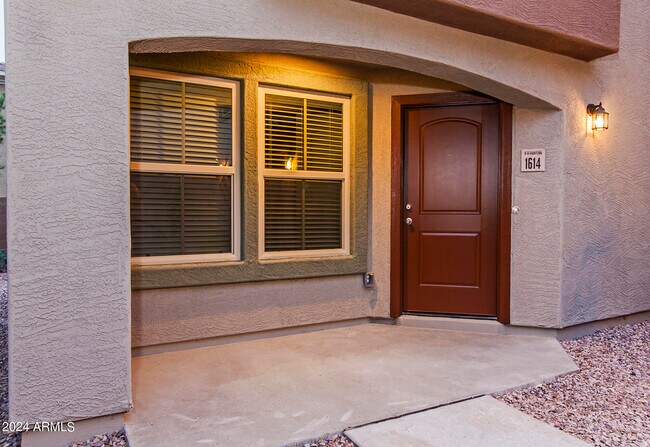 Foto del edificio - 1614 N 77th Glen
