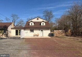 Building Photo - 335 Myrtle Ave