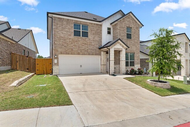 Foto del edificio - 12710 Bloomington Dr