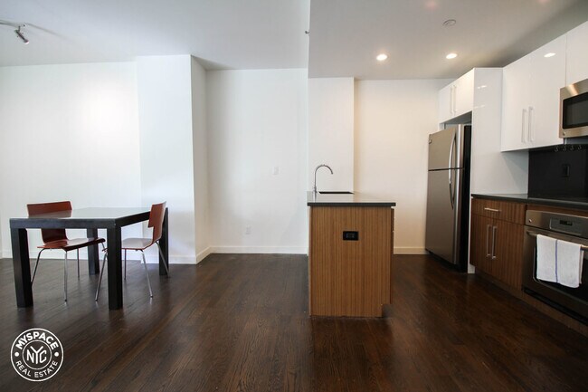 Foto del edificio - 1209 Dekalb Ave