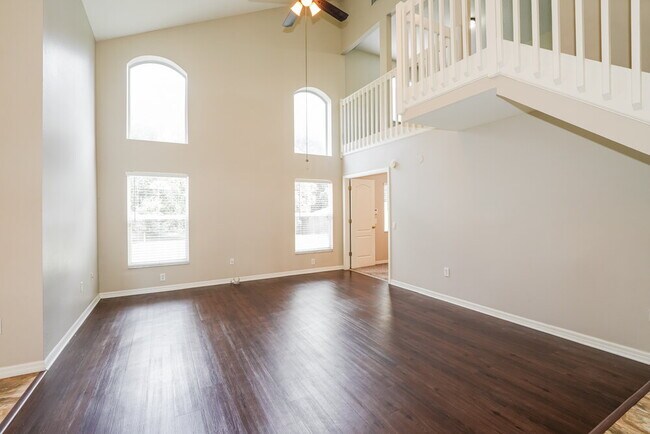 Foto del edificio - 30703 Tremont Dr