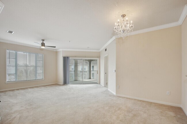 Foto del edificio - 8290 Gate Pkwy W