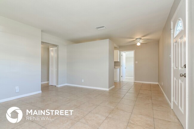 Foto del edificio - 4420 W Bay Ave