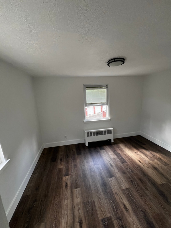 Building Photo - 9B Carolyn Terrace