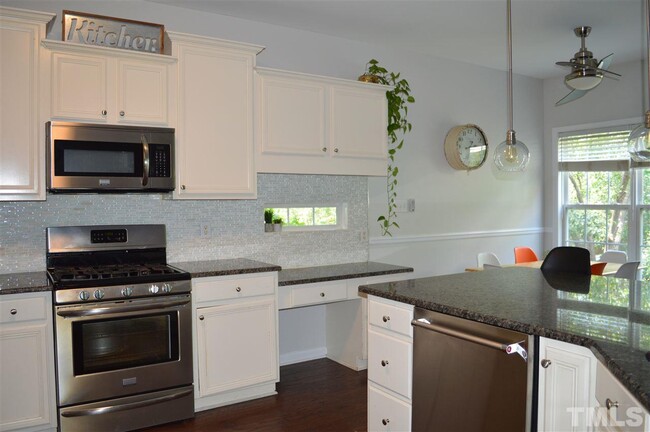 Building Photo - 6636 Lewey Dr