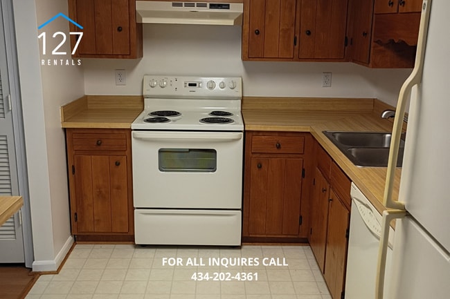 Building Photo - Spacious 3-Bedroom End Unit with Pool, Washer & Dryer, and Included Lawn Care