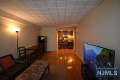 Foto del edificio - 420 Park Pl