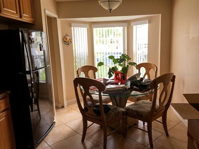 Foto del edificio - 2127 Rj Cir