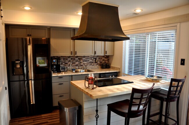 Updated Kitchen - 135 Stafford Dr