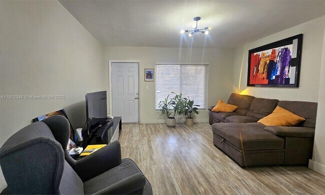 Foto del edificio - 265 NE 116th St