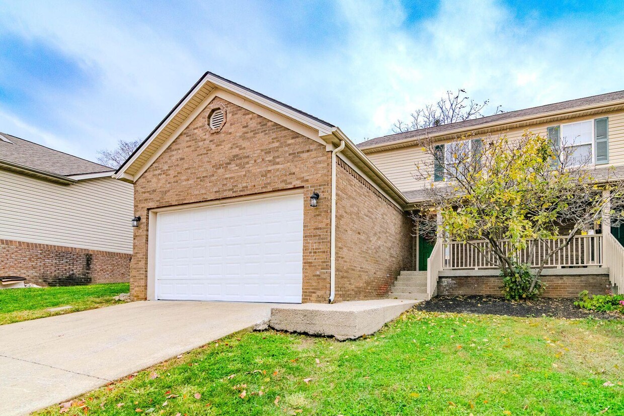 Primary Photo - 2539 Danielle Ln