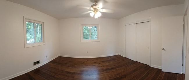 Building Photo - 1145 Arlington Pky NE