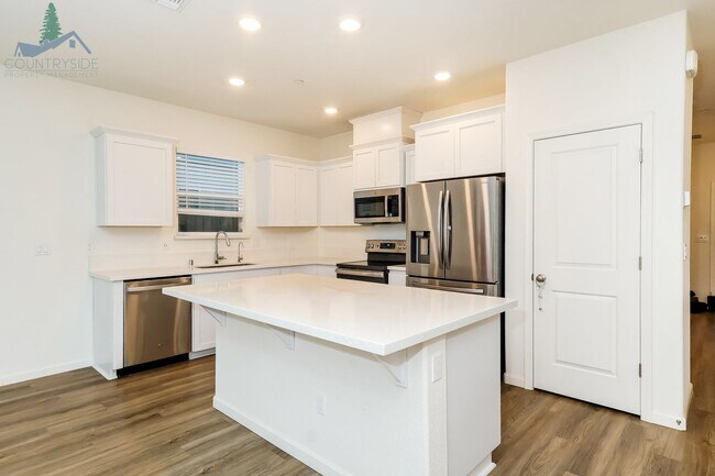 Foto del edificio - 577 Bedfordshire Dr