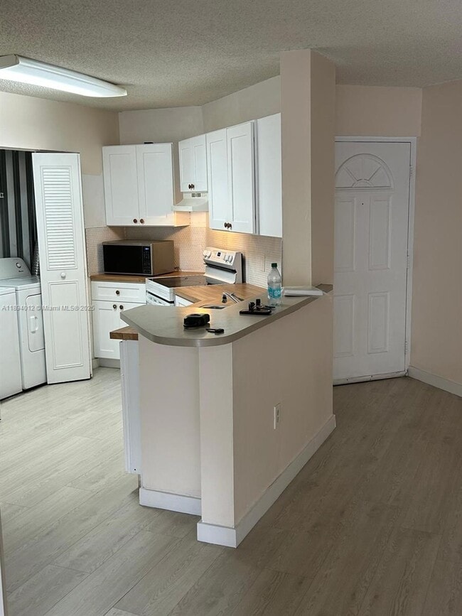 Foto del edificio - 6280 NW 186th St
