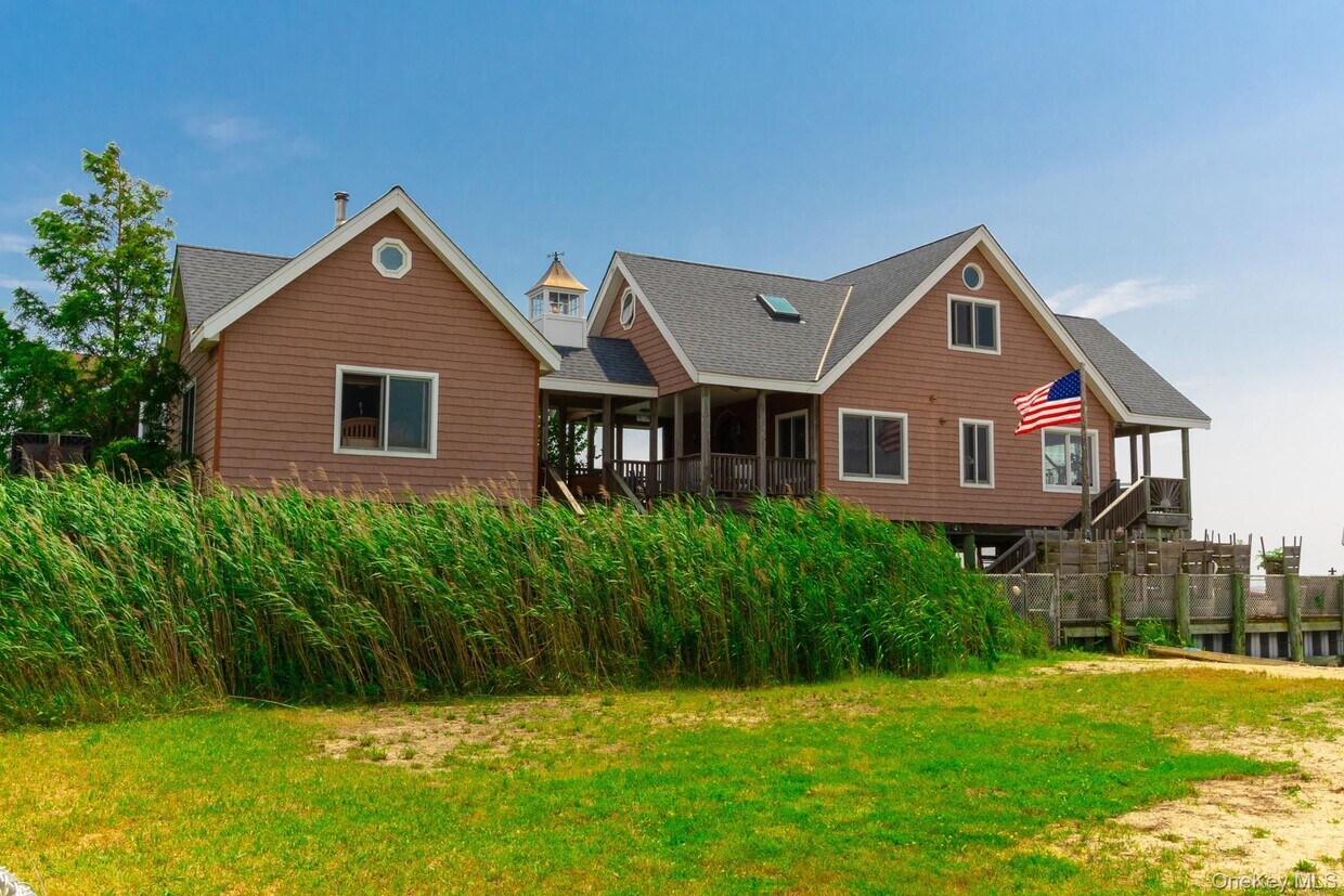 Foto principal - 49 Bayview Ave W