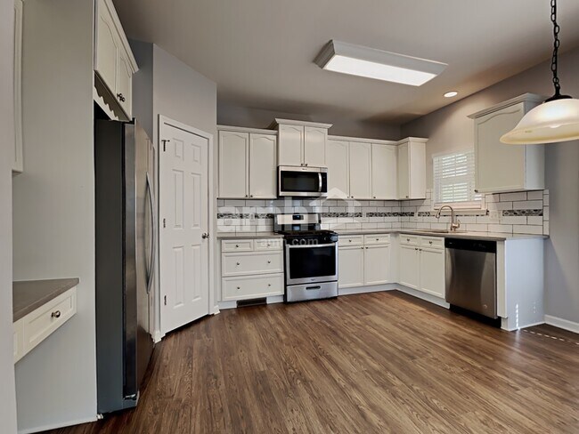Foto del edificio - 633 Lincolnwood Ln