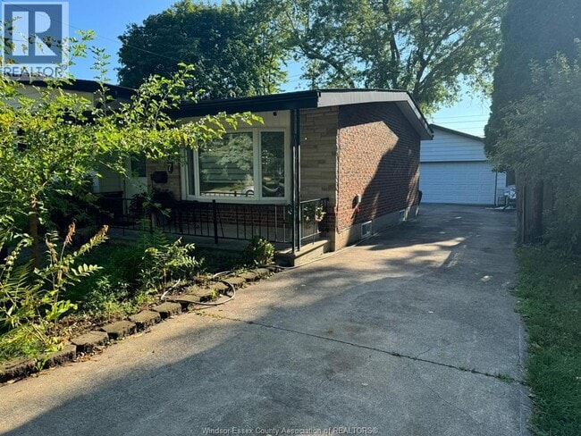 Building Photo - 4307 Ashfield Cres