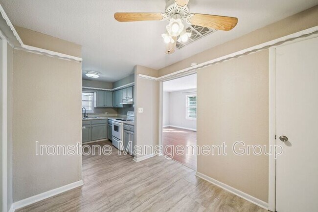 Foto del edificio - 4218 S Rockford Ave