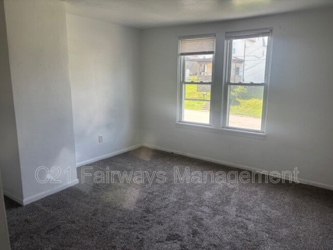 Building Photo - 1109 Glass St