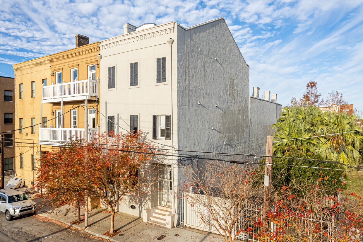 1717 Carondelet St, New Orleans, LA 70130 Apartments in New Orleans