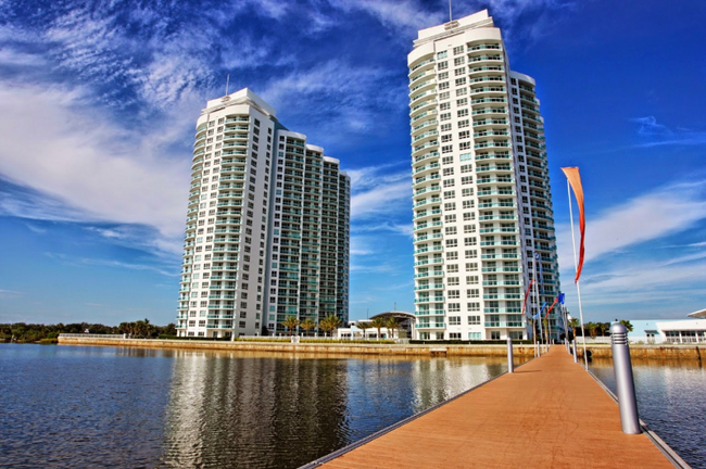 Building Photo - 241 Riverside Dr