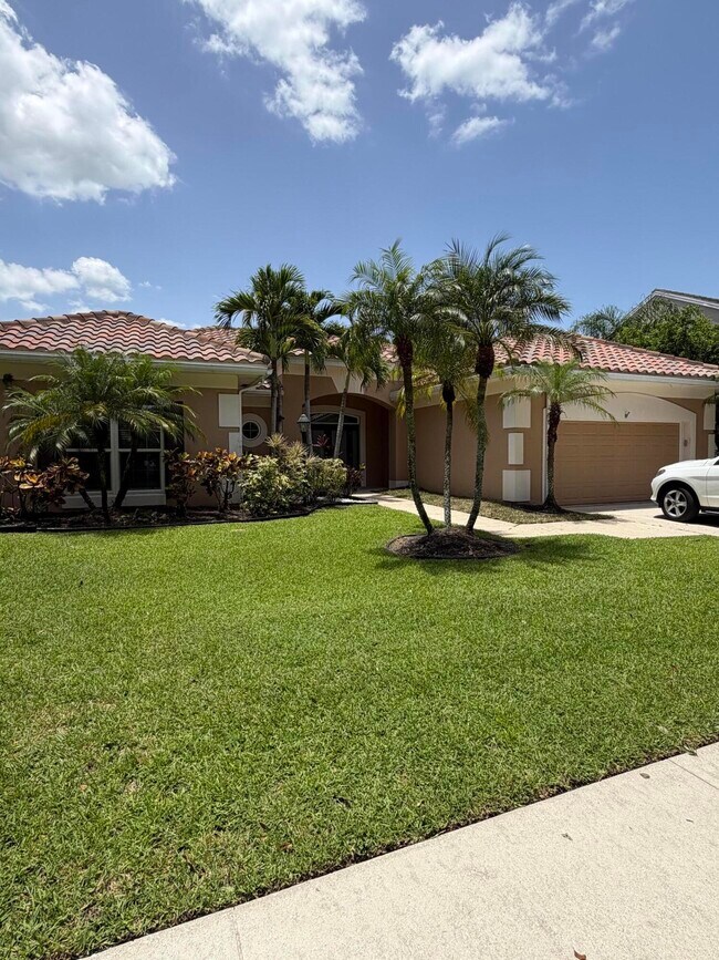 Building Photo - 10114 Hunt Club Ln
