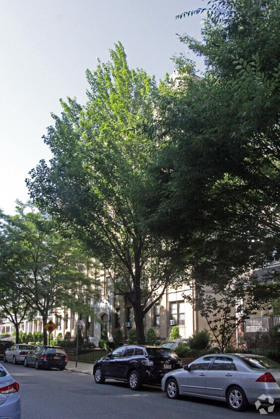 Foto del edificio - 410 Westminster Rd