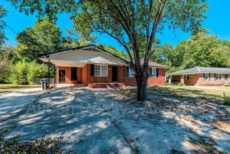 Foto principal - 2011 Coleman Ct