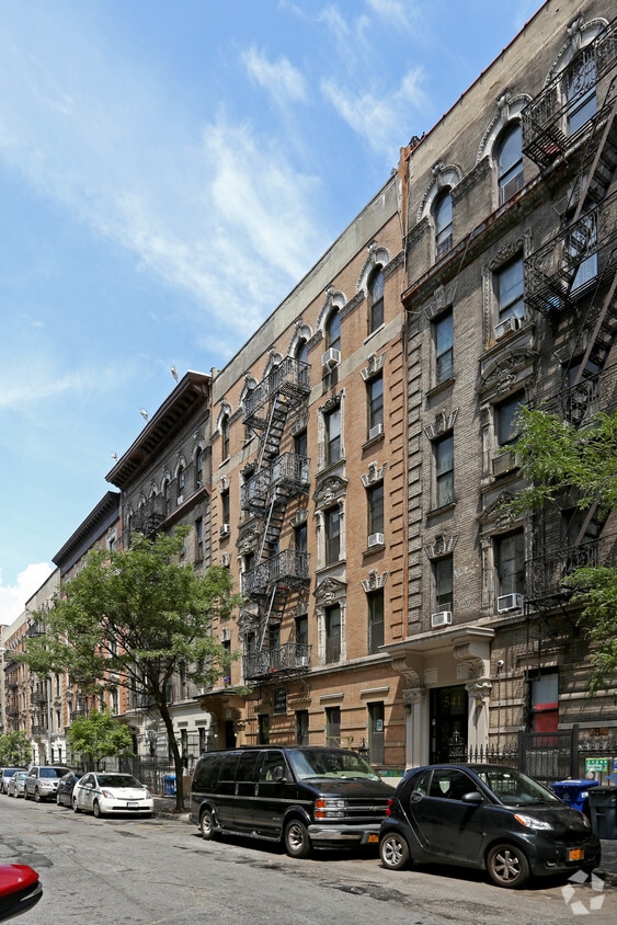 Building Photo - 545 W 144th St