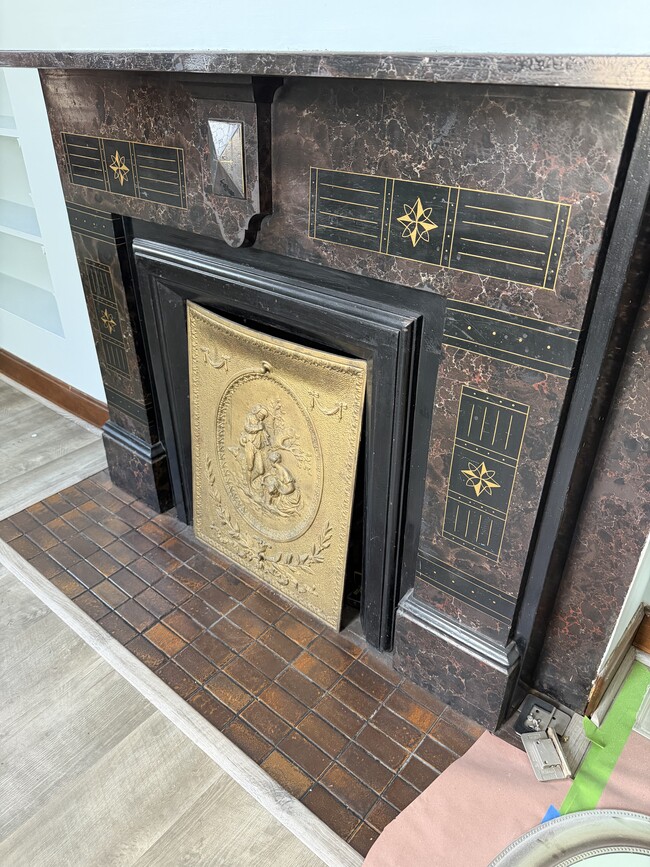 Building Photo - 501 Russell St