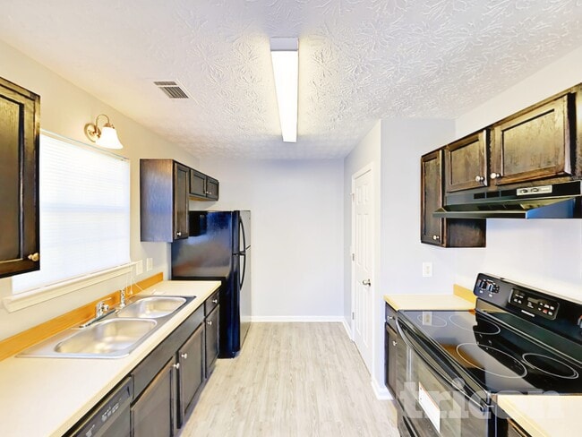 Building Photo - 160 Brighton Dr