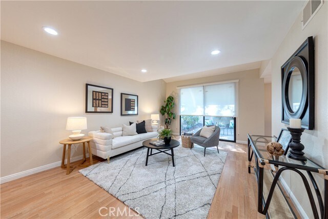 Foto del edificio - 1037 Whitewater Dr