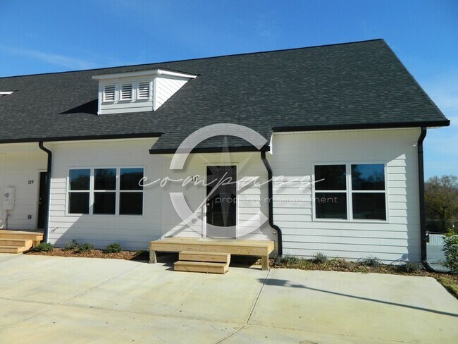 Building Photo - 117 Jones St