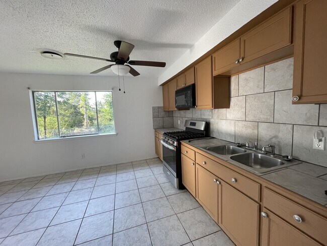 Foto del edificio - 102 Butler Ave