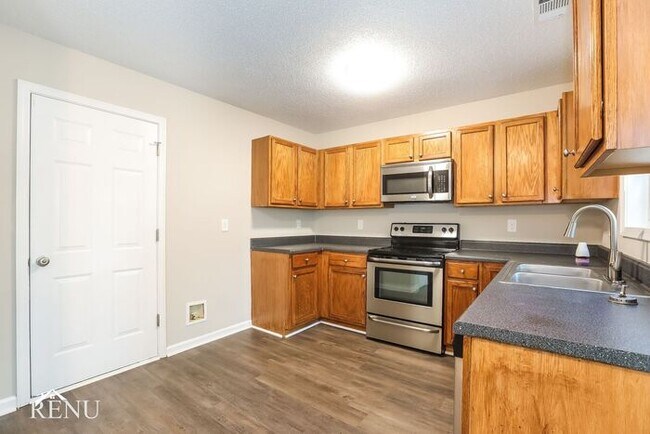 Foto del edificio - 6961 Mahonia Pl