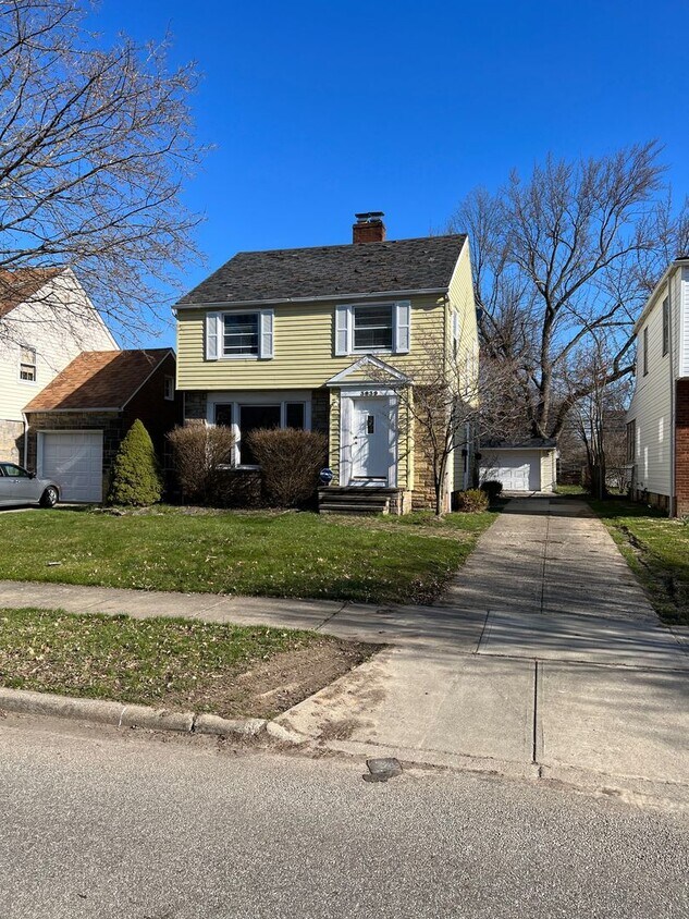 Primary Photo - 3839 Covington Rd - 3bds, 2bath